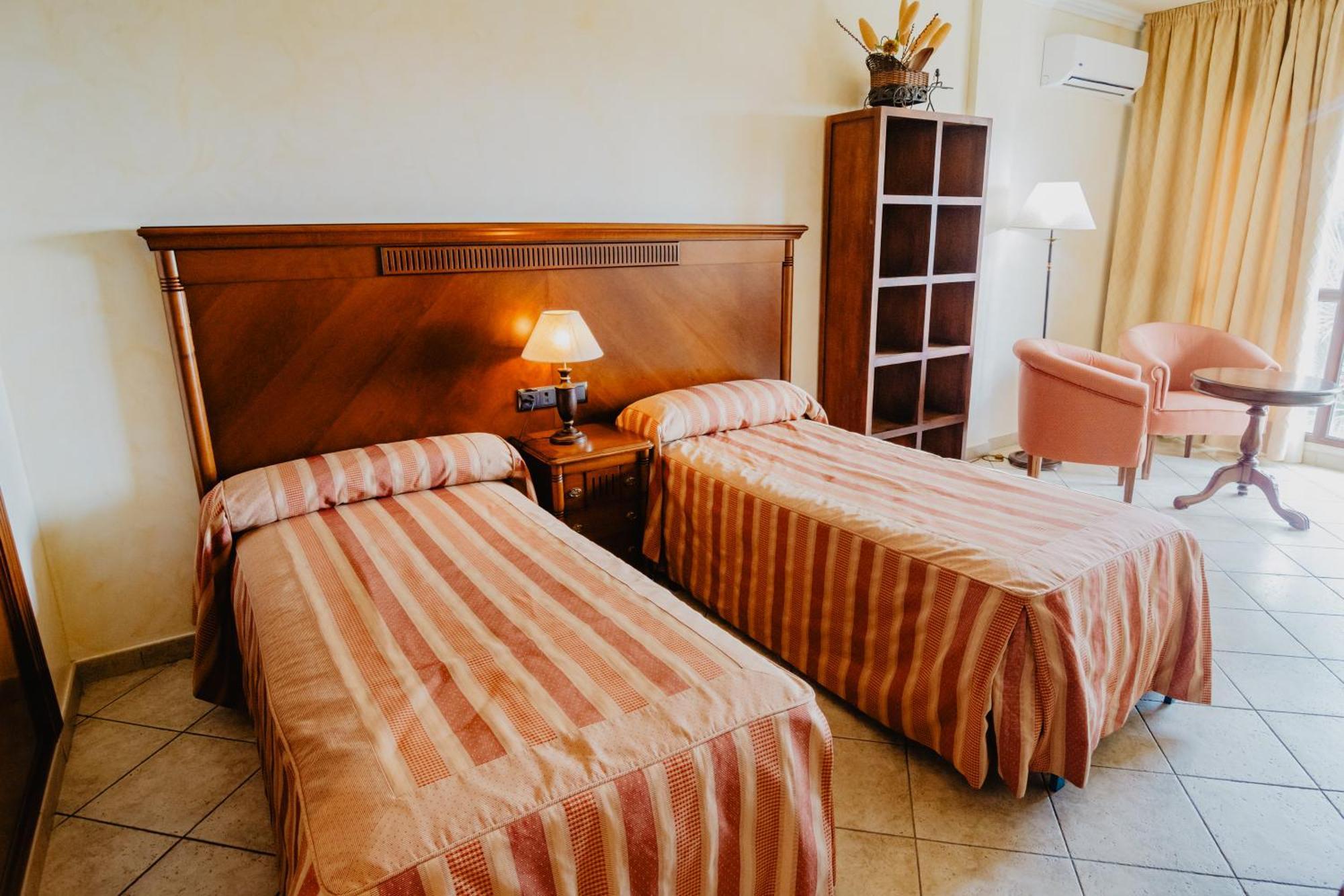 Hotel Hacienda Don Manuel Granja de Torrehermosa Extérieur photo